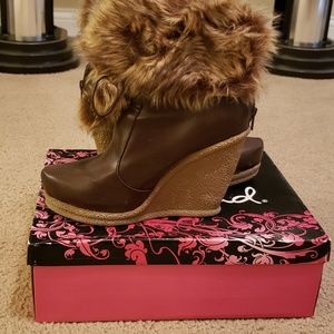 Brown Winter Wedge